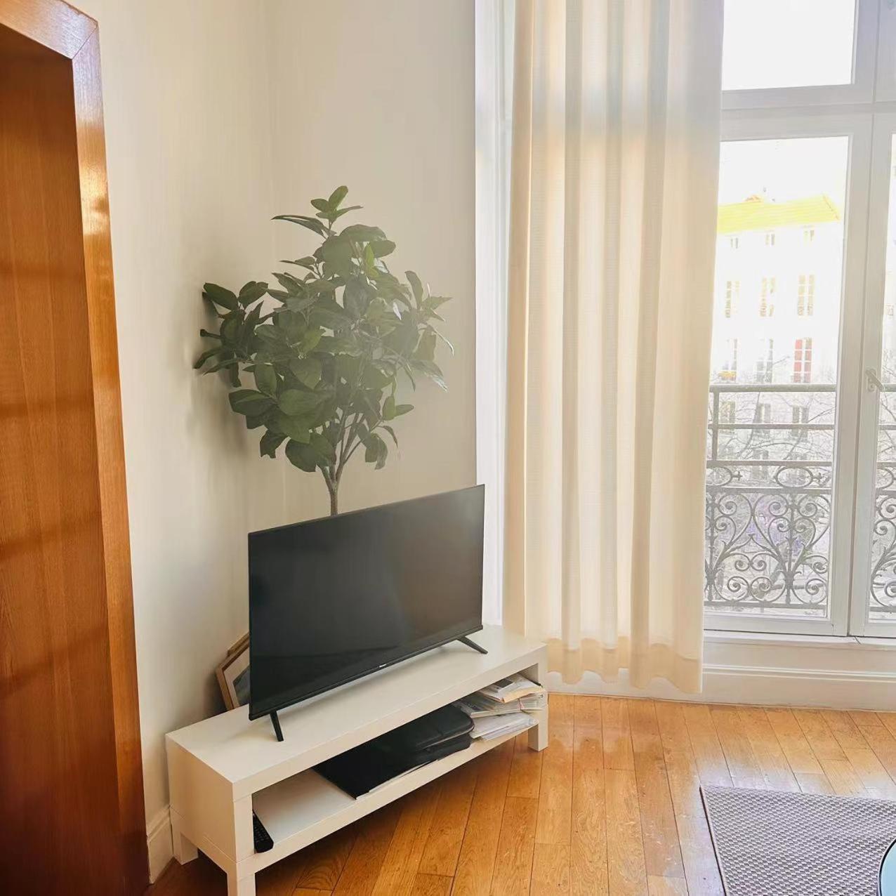 2 bedrooms in marais