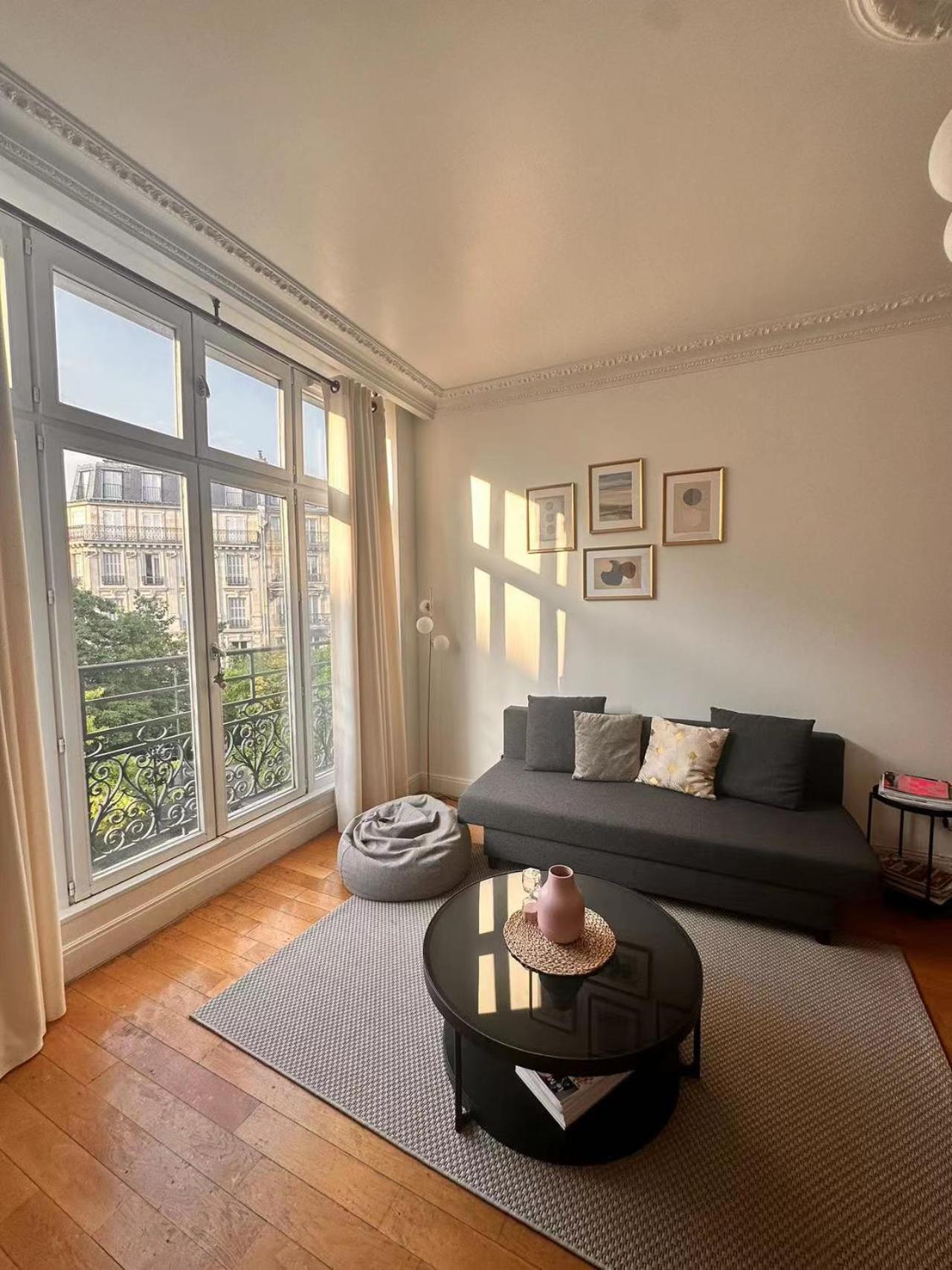 2 bedrooms in marais