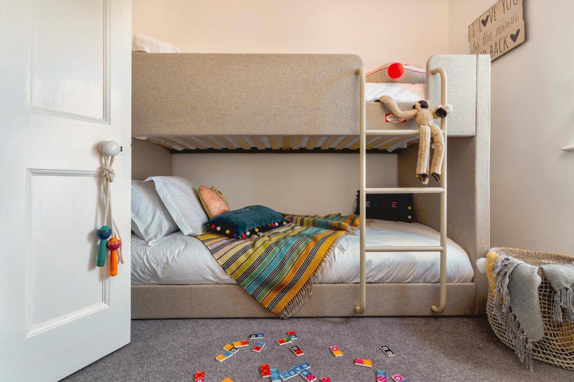 Littlefields - With hot tub, garden, private parking and short walk to beach