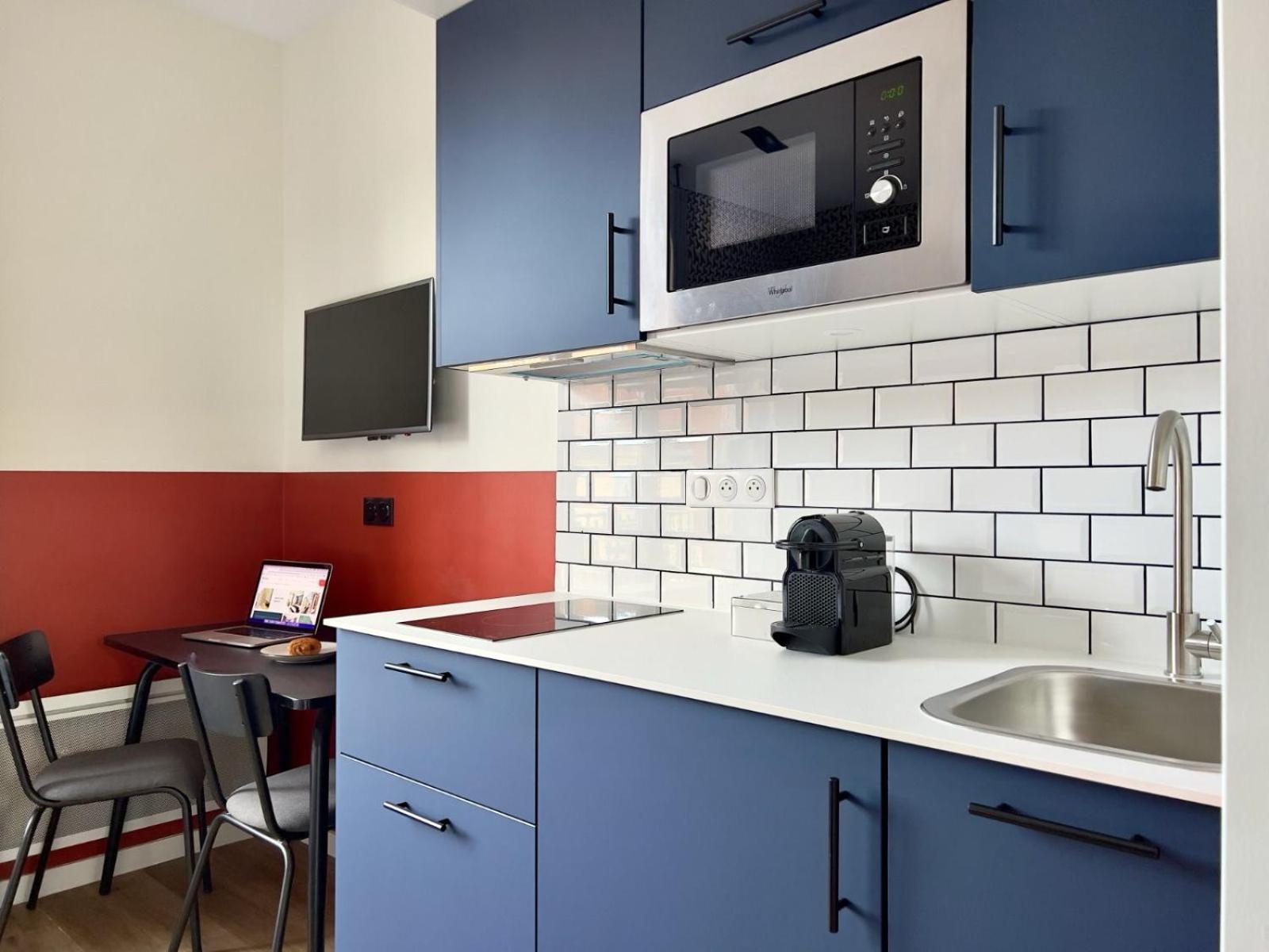 Kitchen or kitchenette