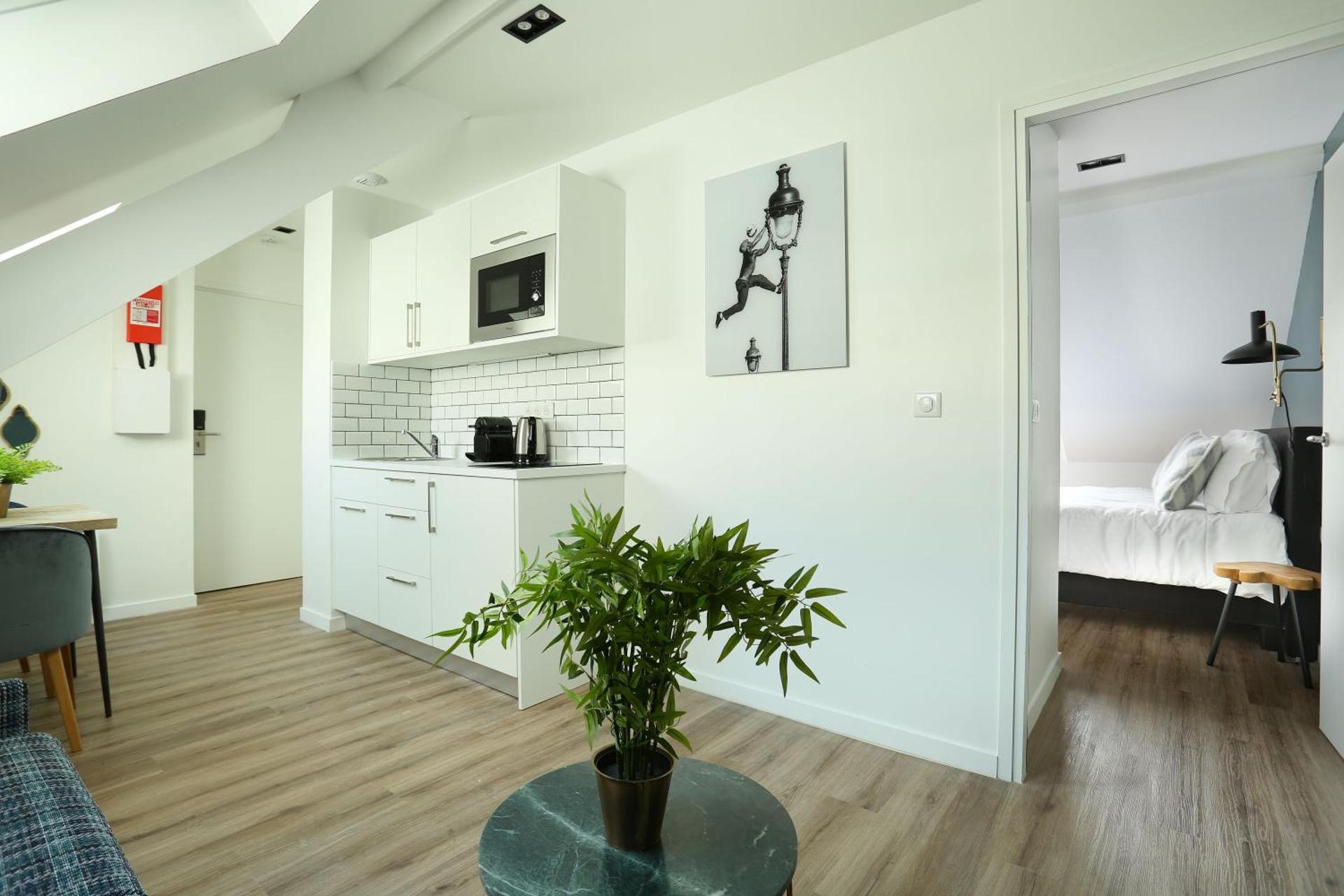 Kitchen or kitchenette