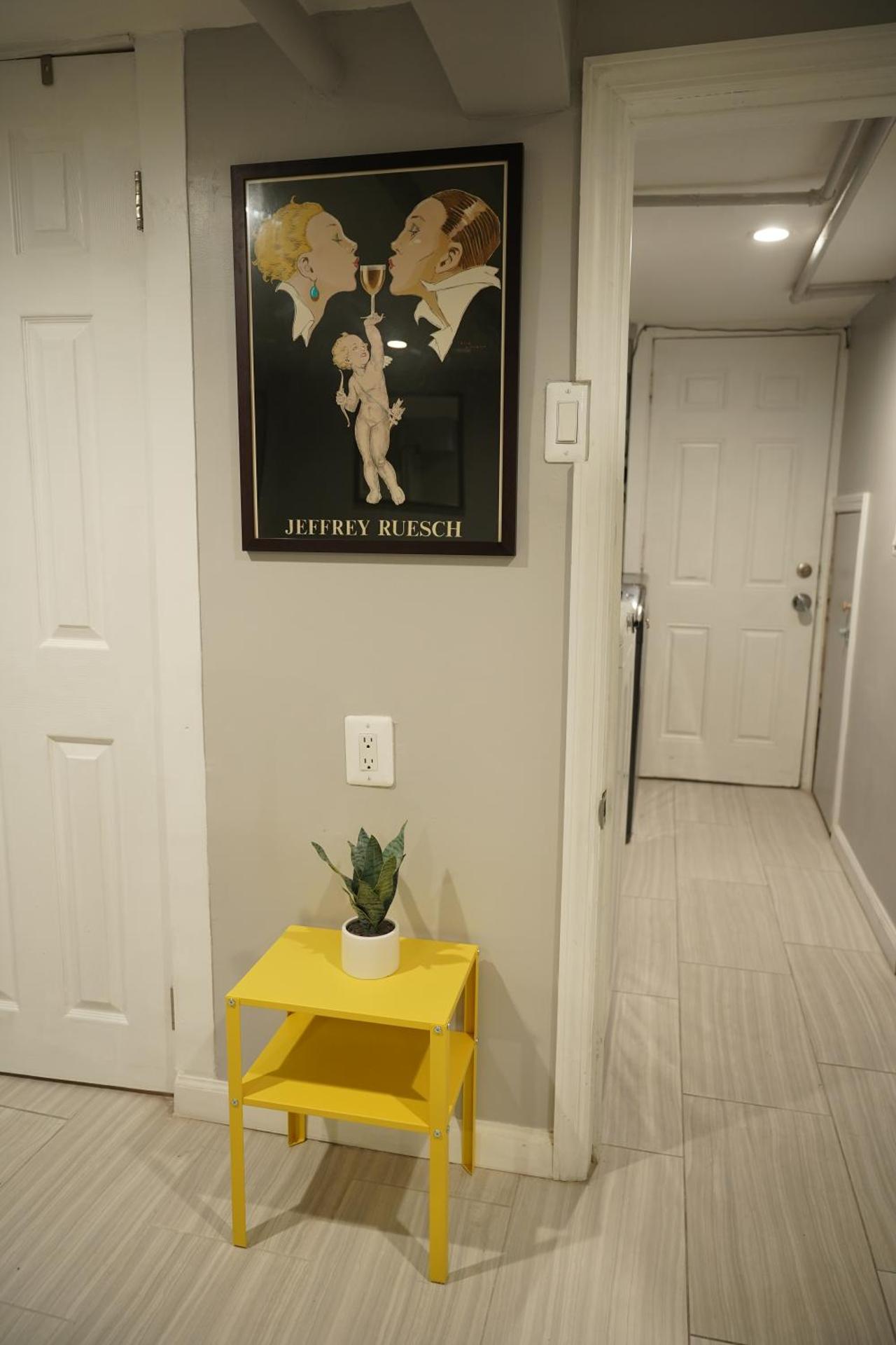 Cozy 2 Bedroom In A Lovely Forest Hills Neighborhood