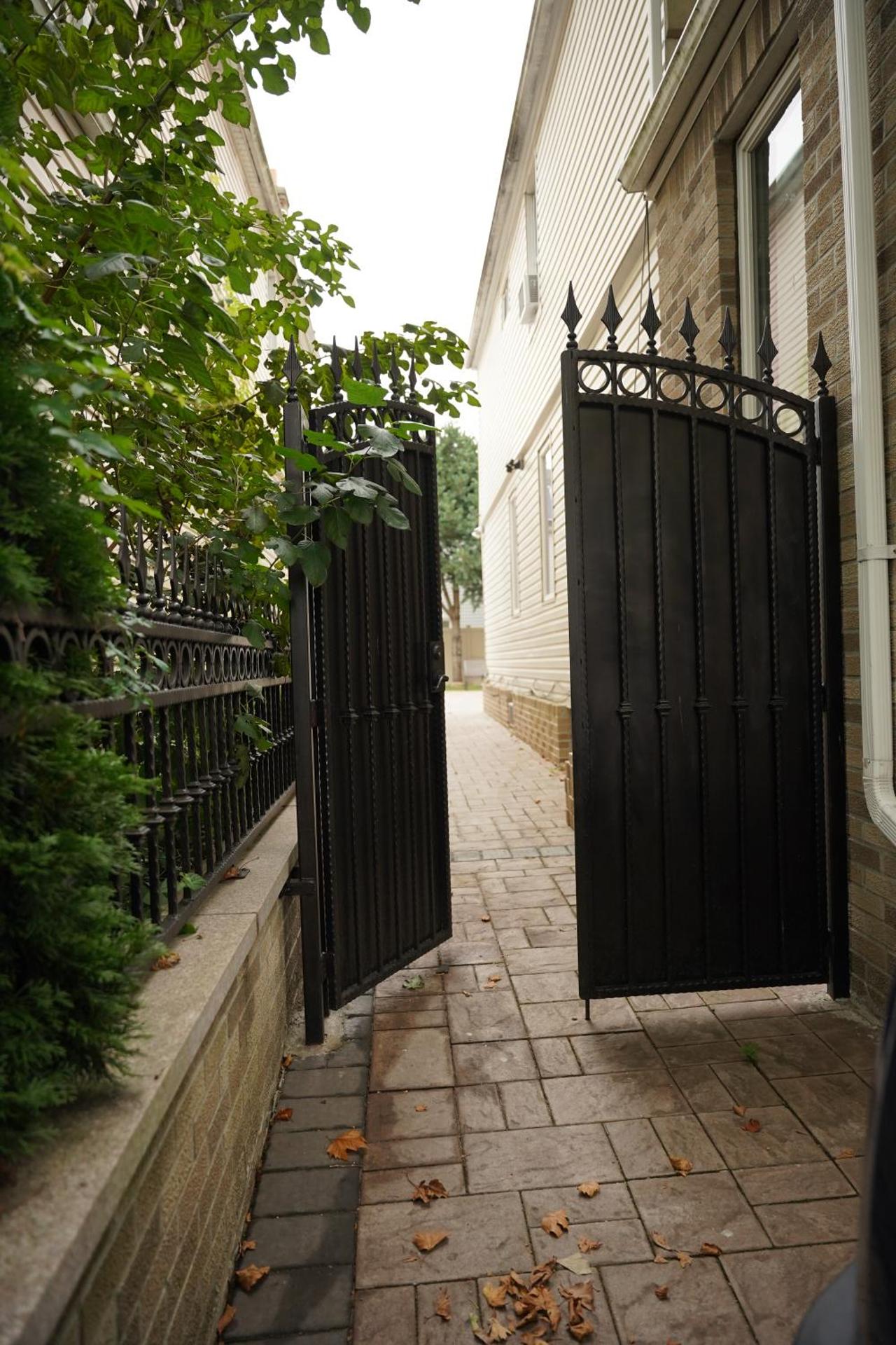 Cozy 2 Bedroom In A Lovely Forest Hills Neighborhood