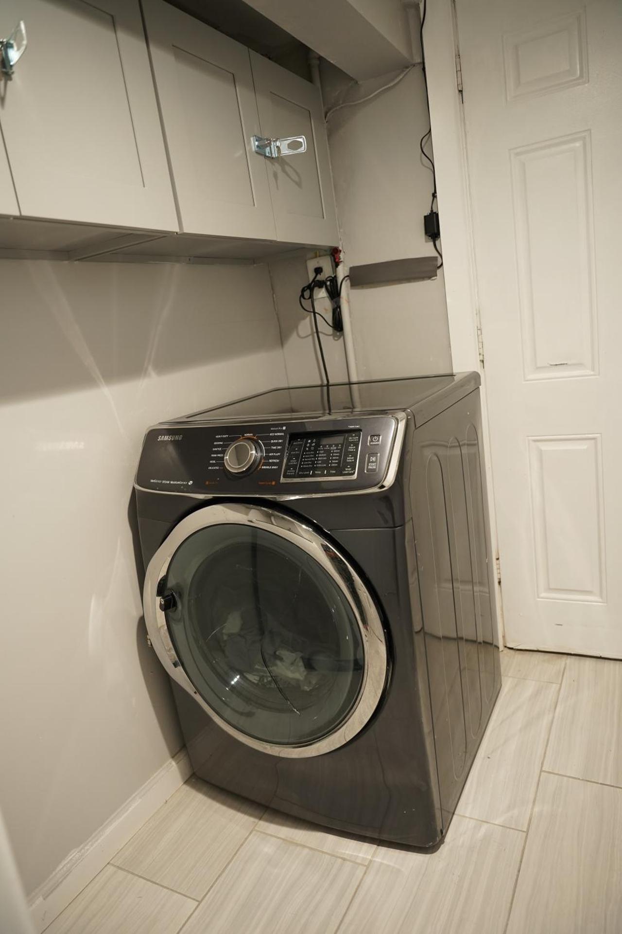 Cozy 2 Bedroom In A Lovely Forest Hills Neighborhood