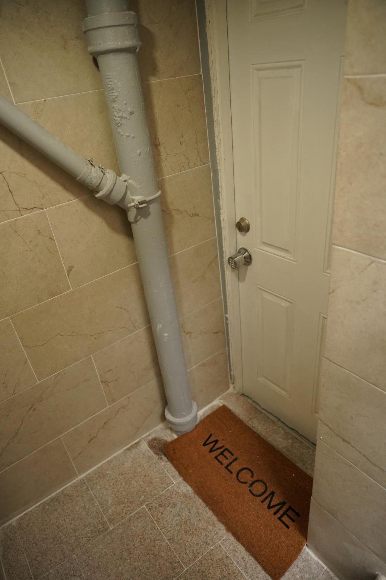 Cozy 2 Bedroom In A Lovely Forest Hills Neighborhood