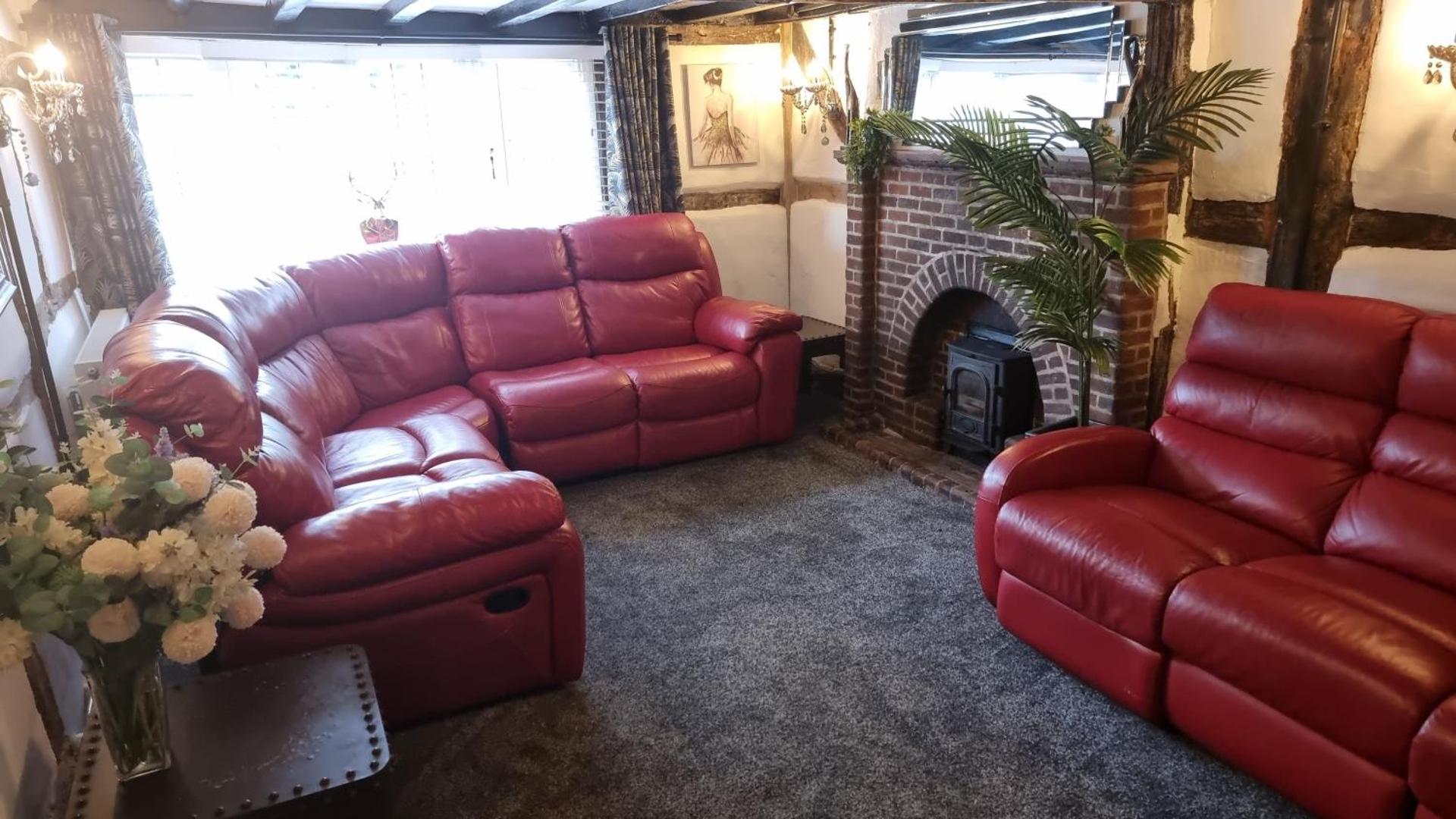 Lilac Cottage -Sleeps 6 -HOT TUB