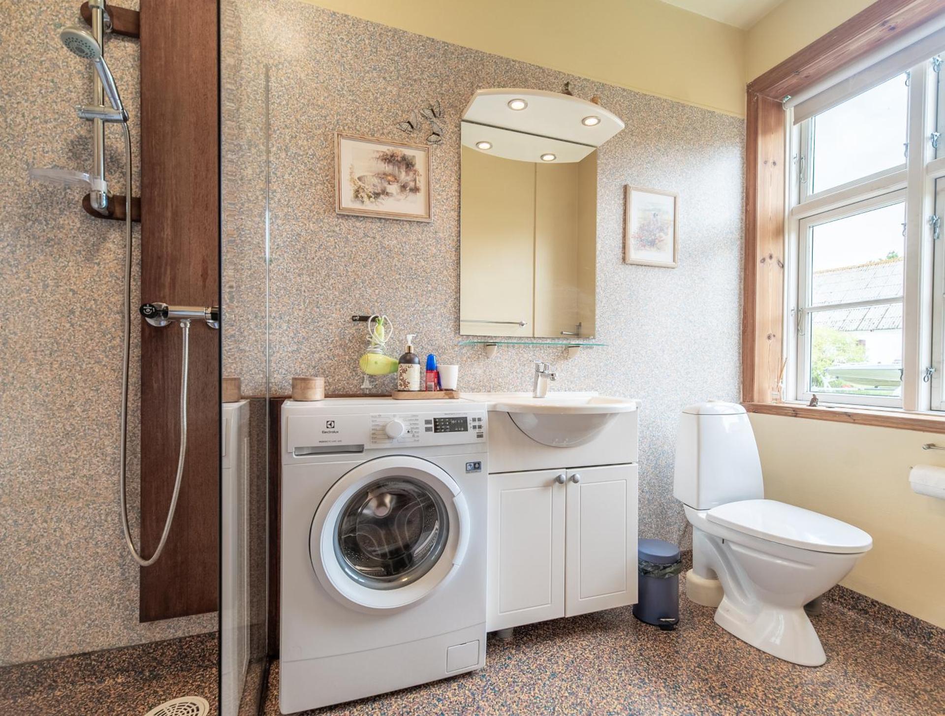 Charming, spacious, sea view guest house