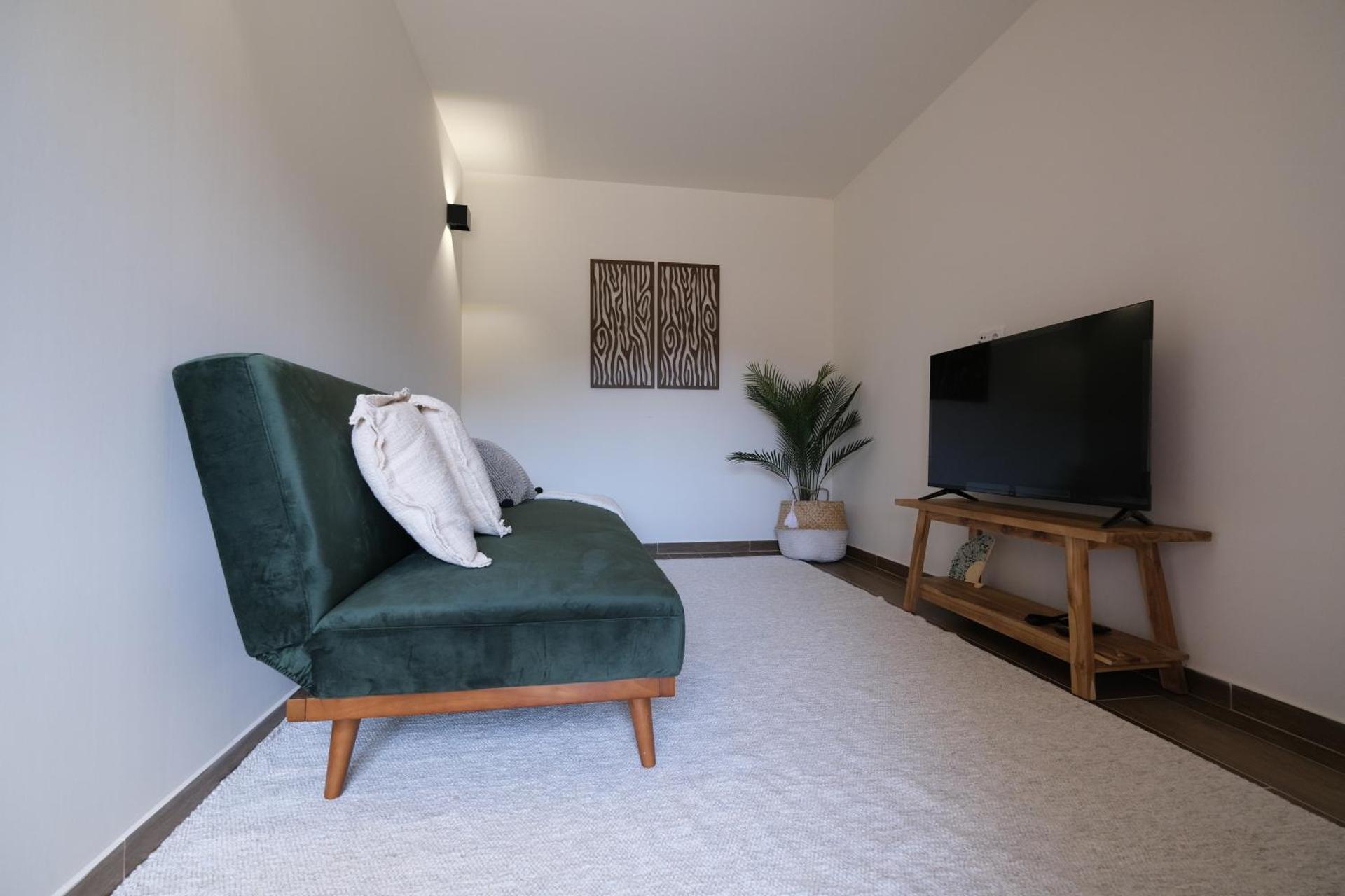 Communal lounge/ TV room