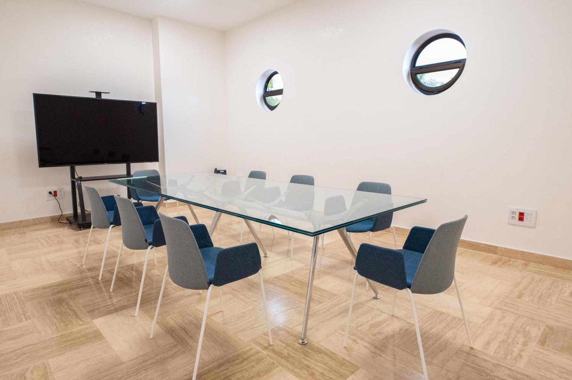 Meeting/conference room