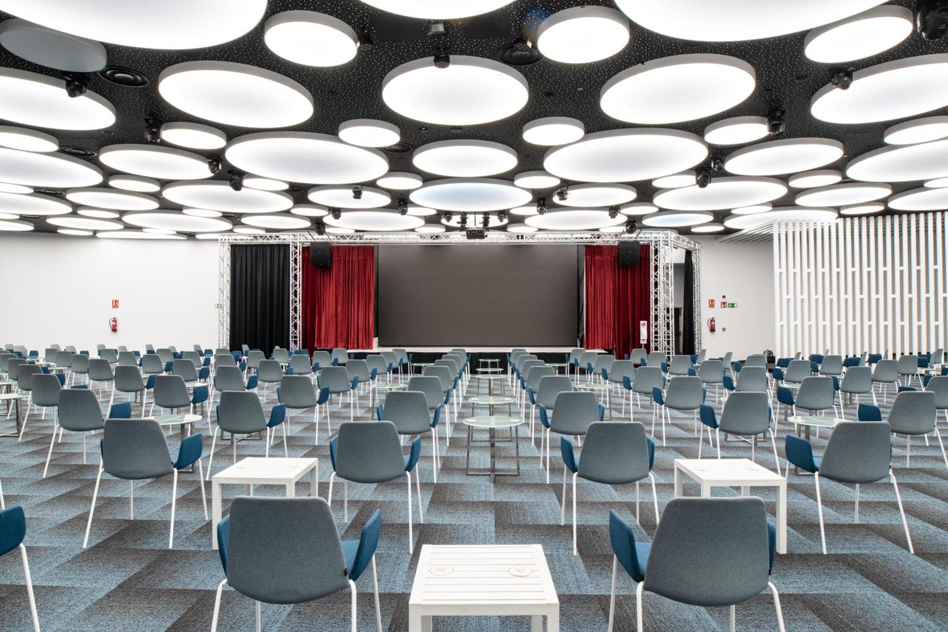 Meeting/conference room