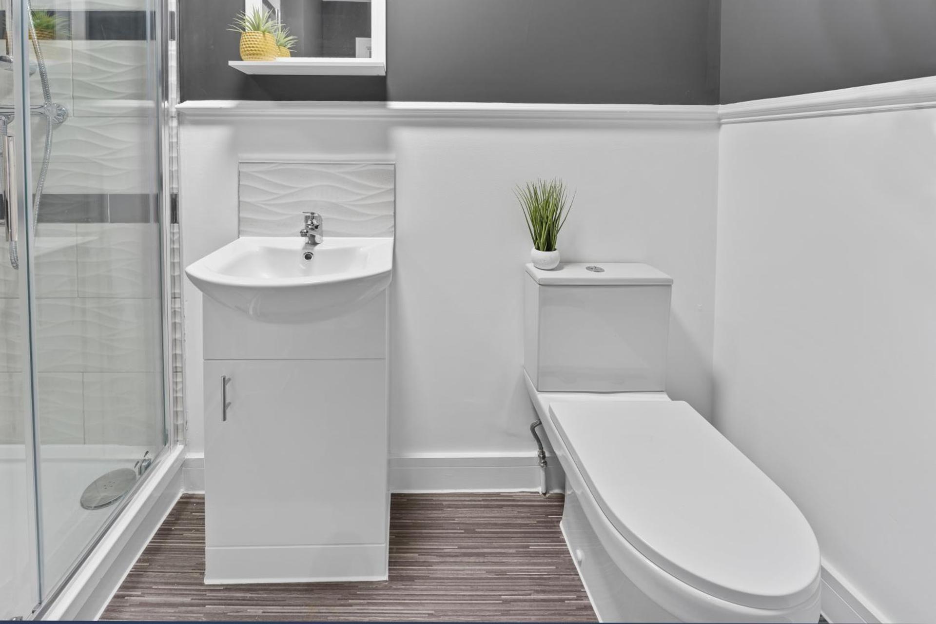 Westland House En-suite Whole