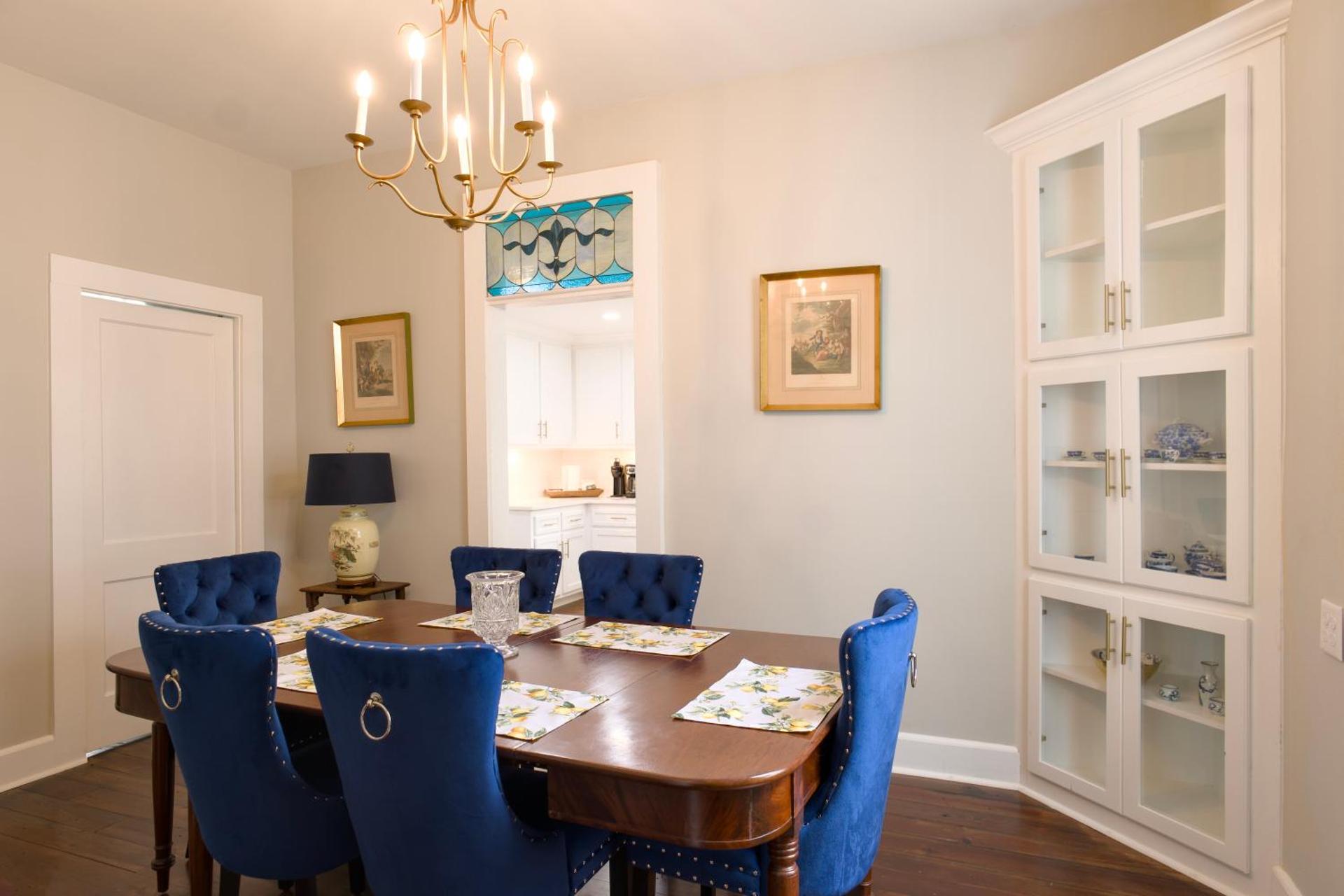 Borum House - 3 Bed, 2 & Half Bath, Full Kitchen, Heart of Downtown Natchez