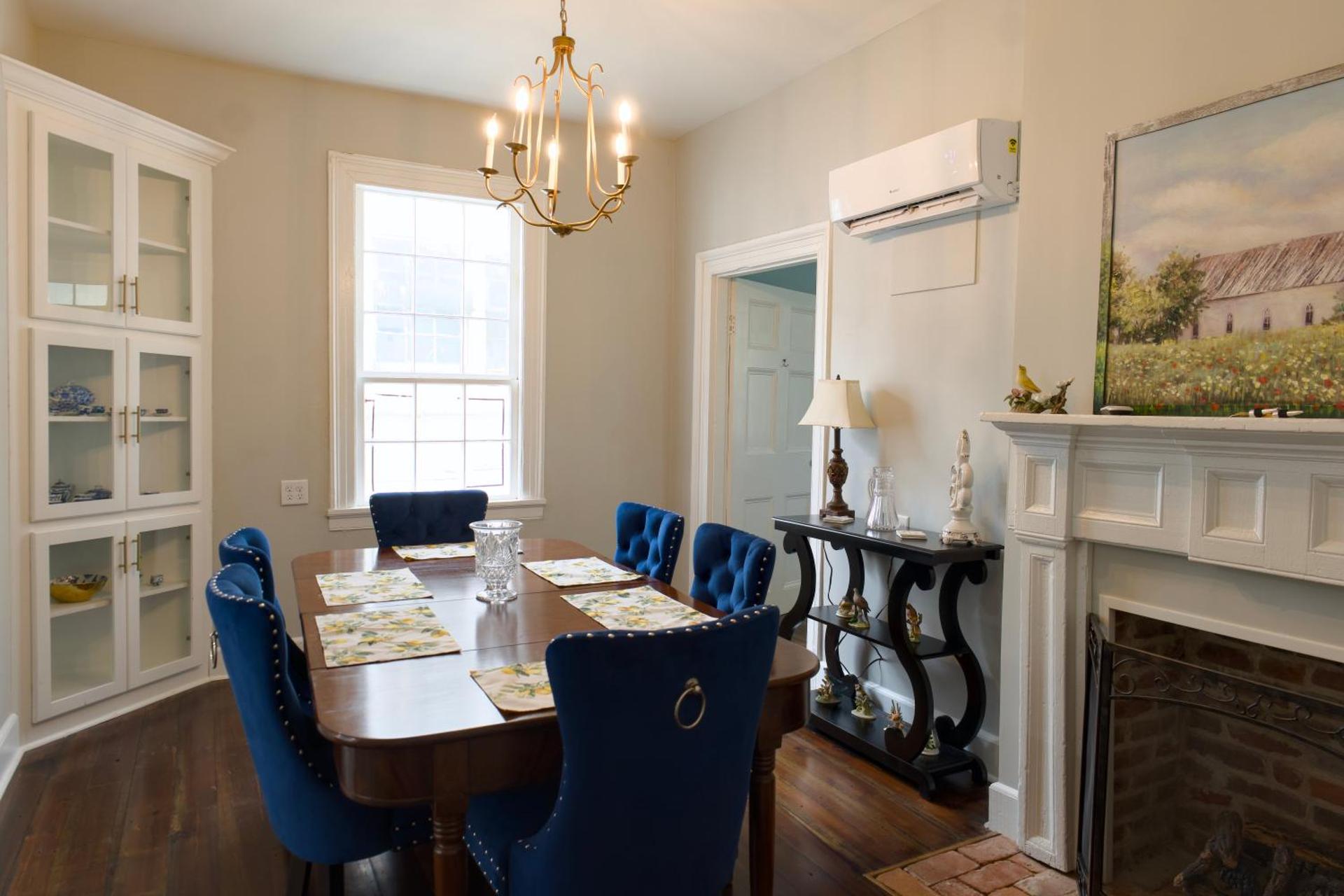 Borum House - 3 Bed, 2 & Half Bath, Full Kitchen, Heart of Downtown Natchez