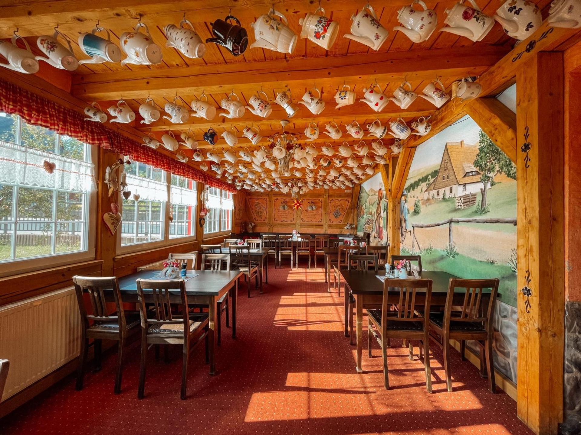 Restaurant/places to eat