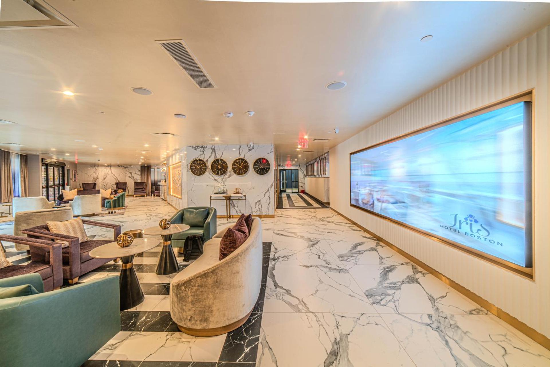 Communal lounge/ TV room