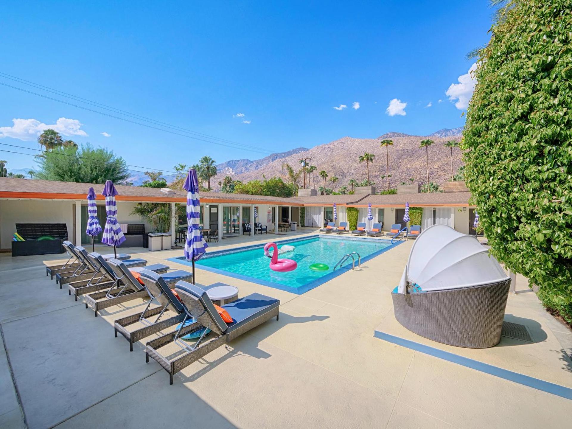 Little Paradise Hotel