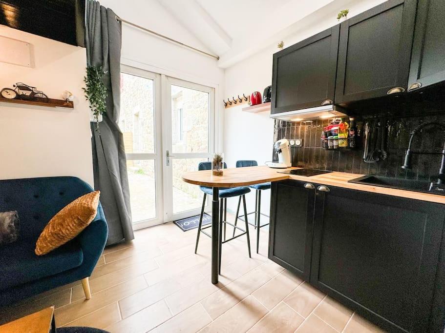 Suite romantique JACUZZI privatif chauffé à 37 GARE