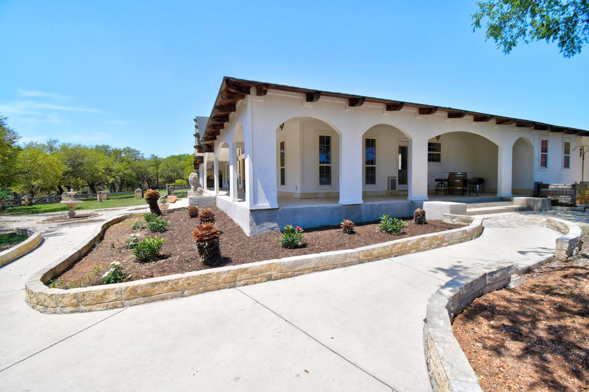 Casa Blanca in Texas Hill Country