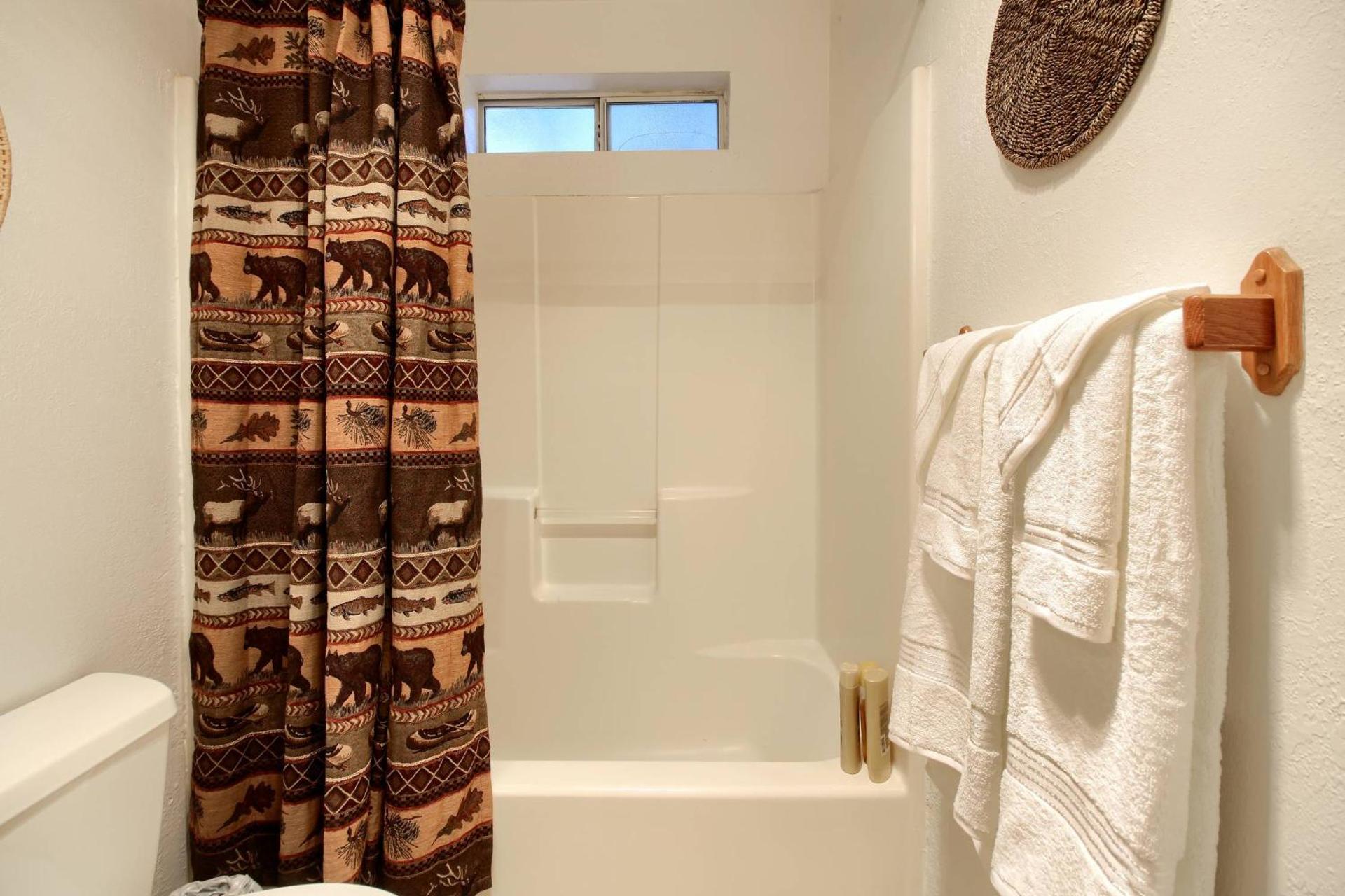 Hibernation Hideaway- Inside Yosemite- Dog Friendly