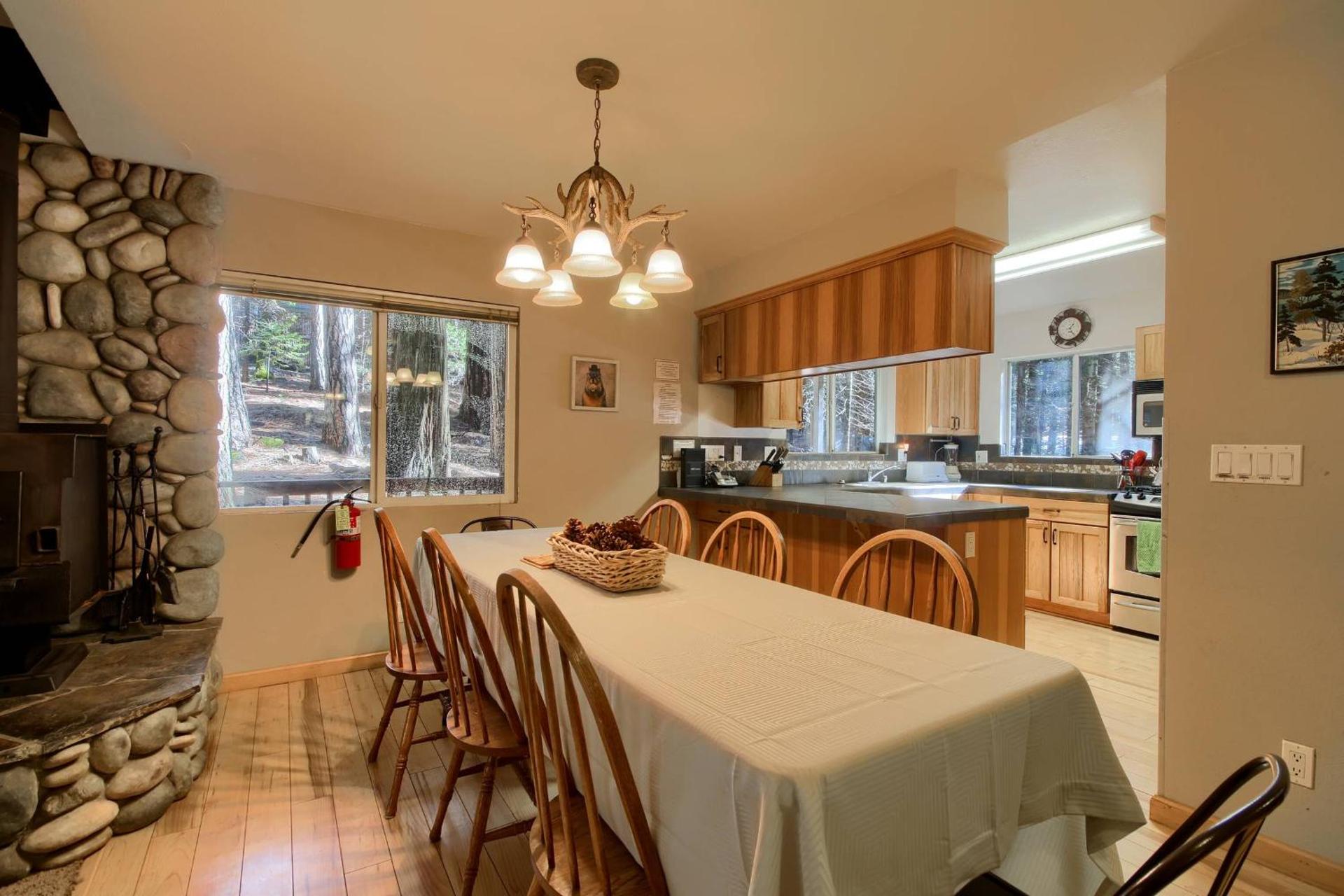 Hibernation Hideaway- Inside Yosemite- Dog Friendly