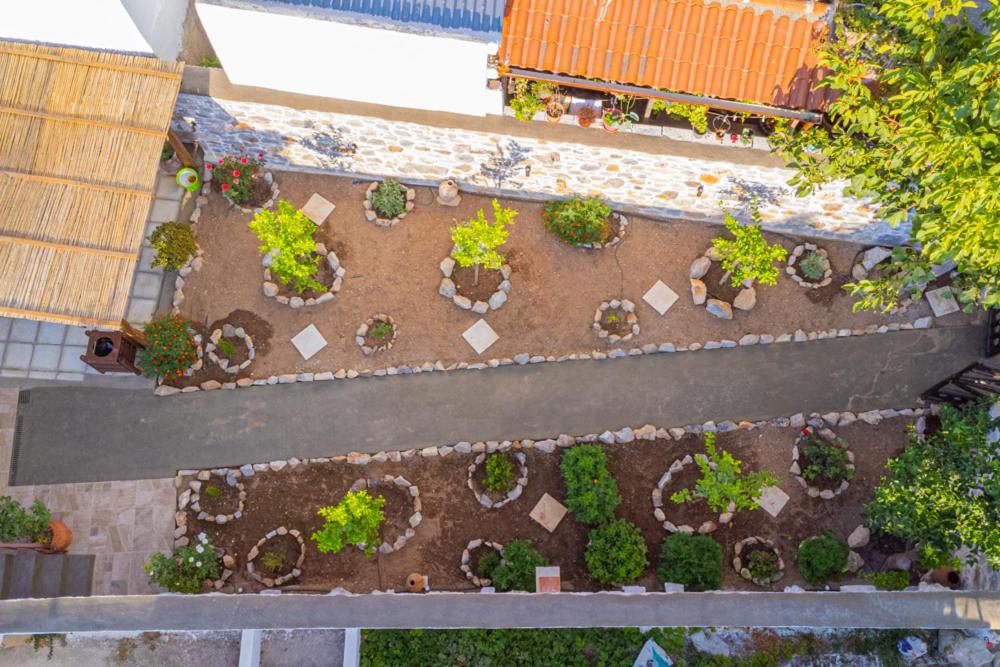 Stefanis Guest House II