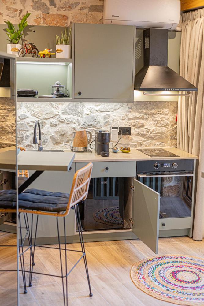 Stefanis Guest House II