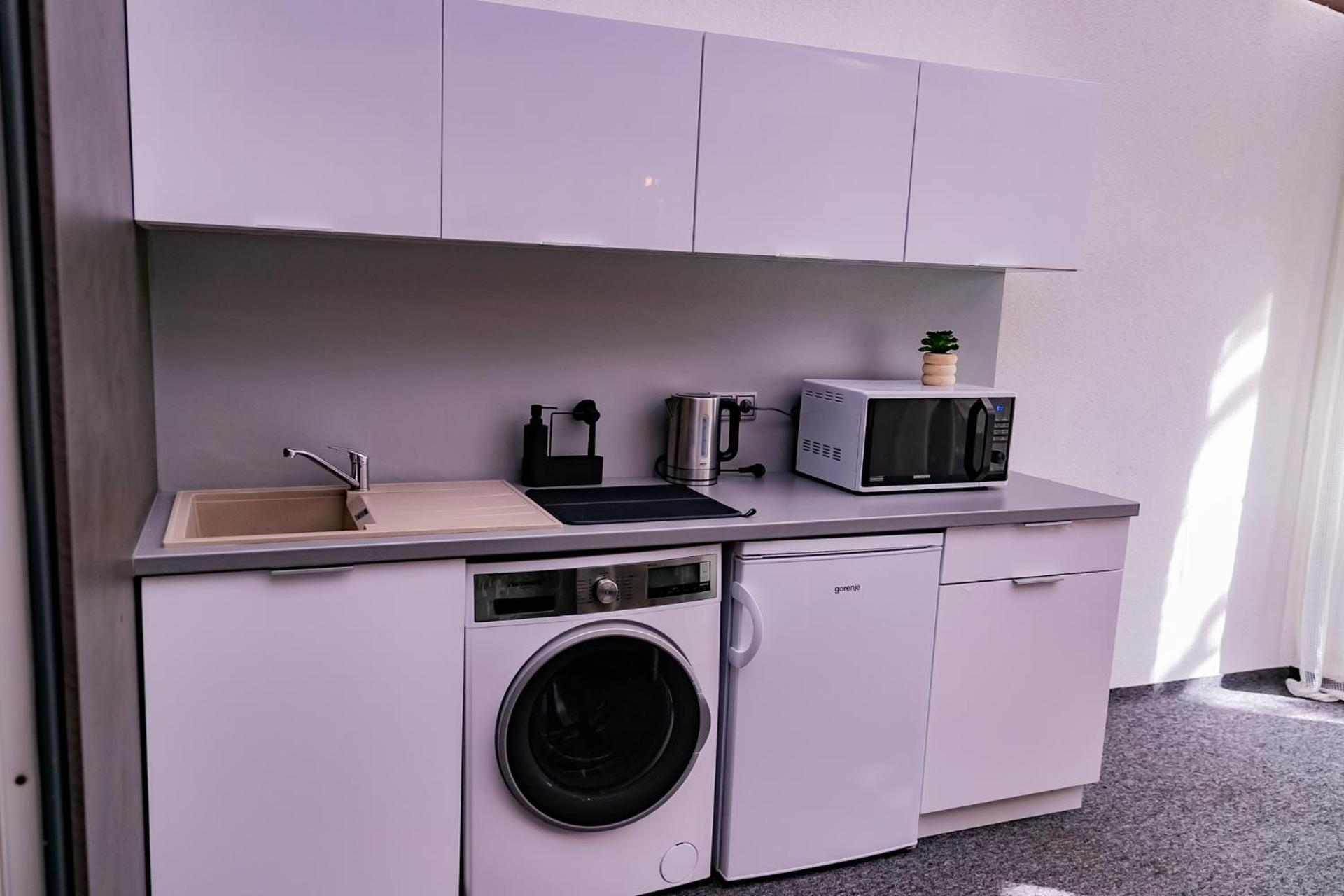 Huoneisto - Oma terassi