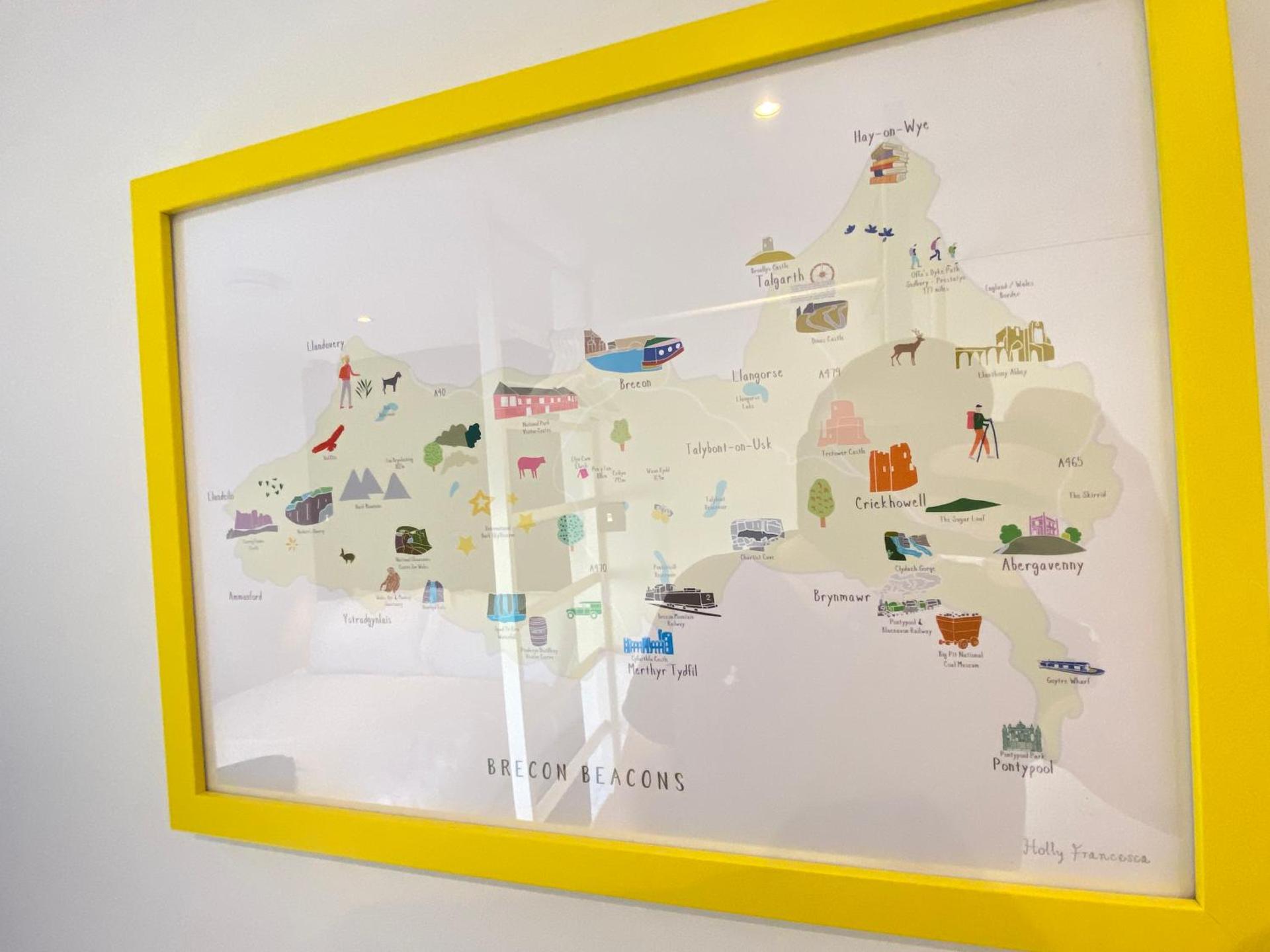 The Cwtch, Log Fire, Sleeps 6, Nr Zip World, Brecon and Bike Park Wales