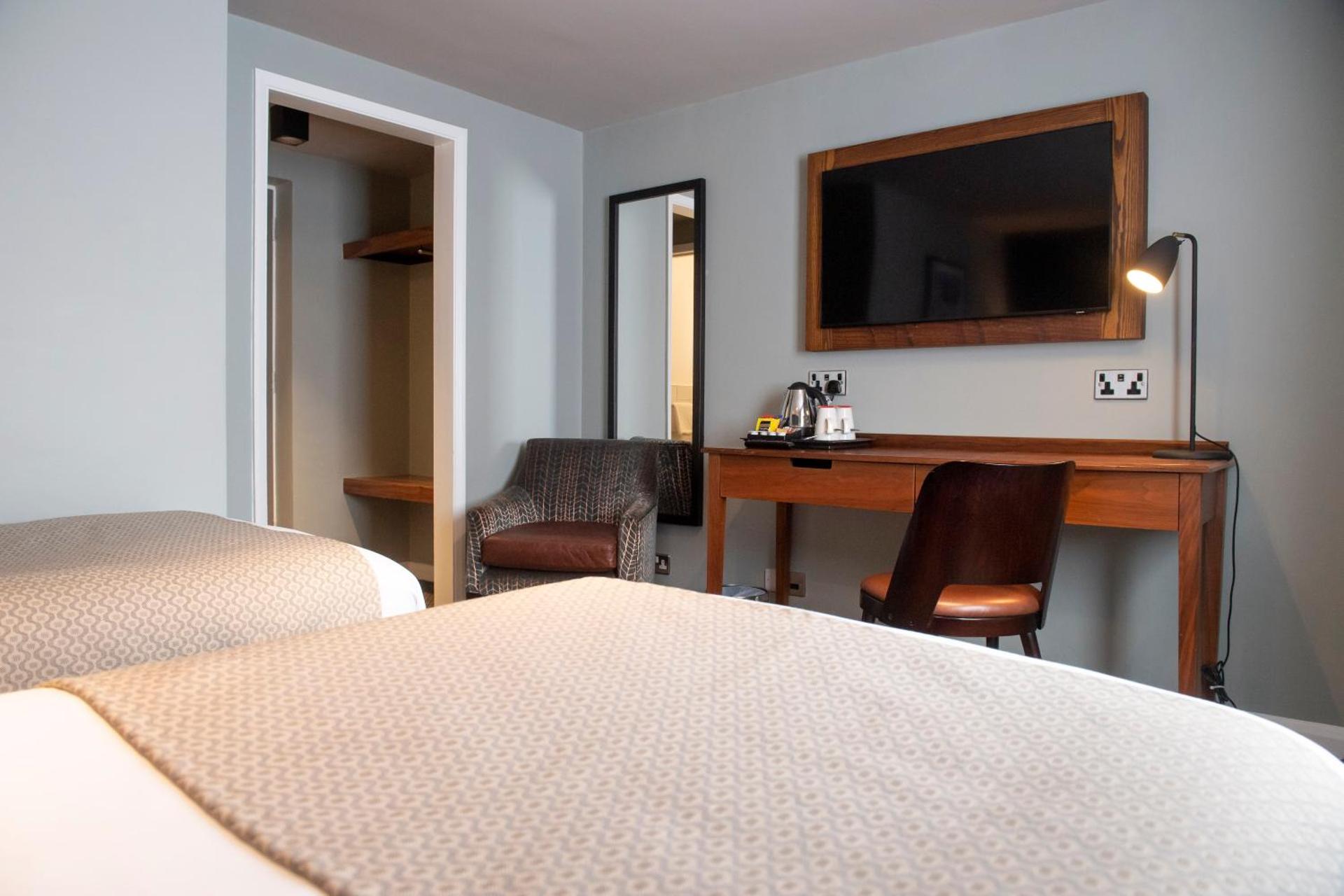 Photo of the whole room