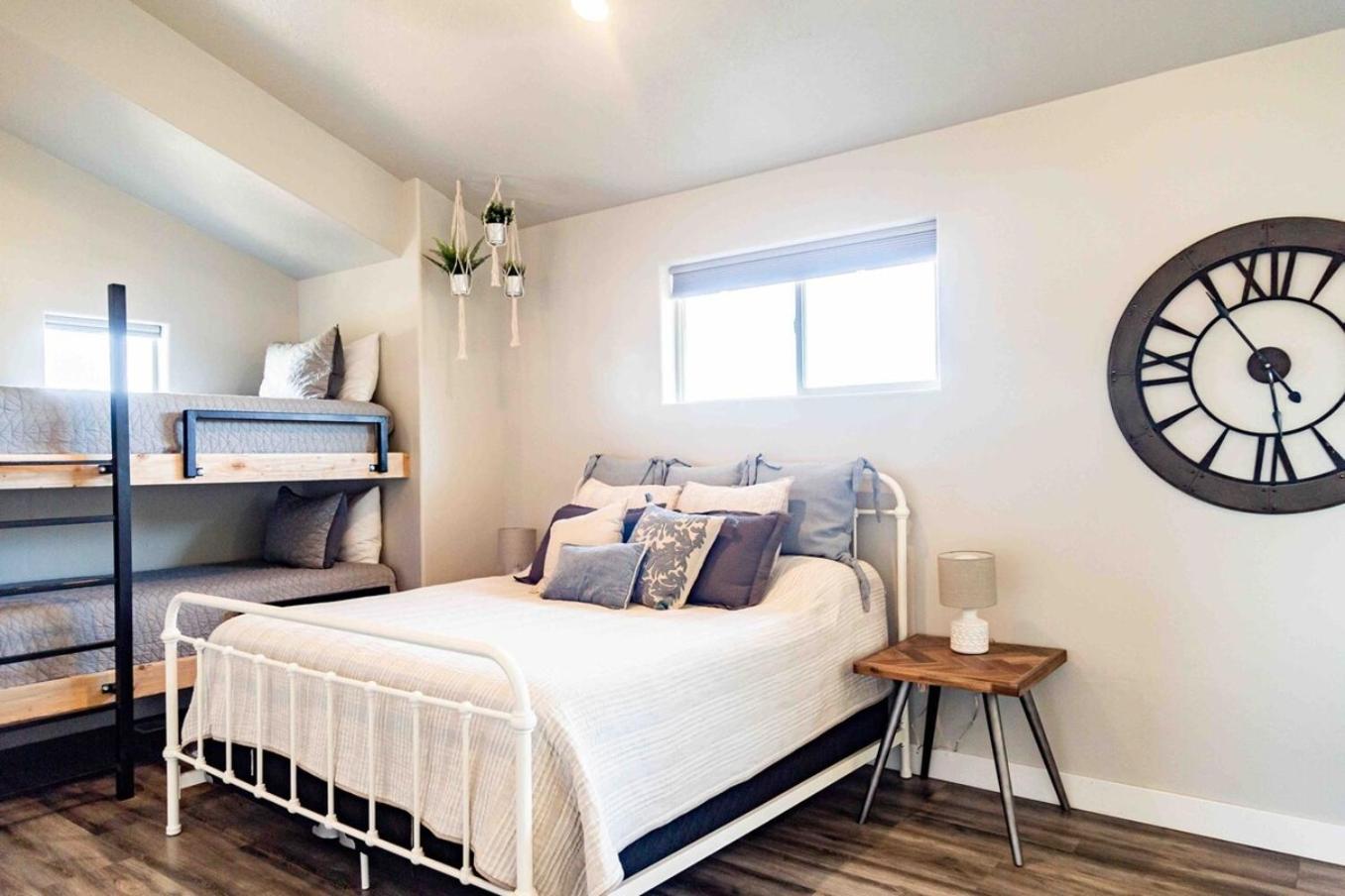 Daybreak Mountain Home Studio East Zion