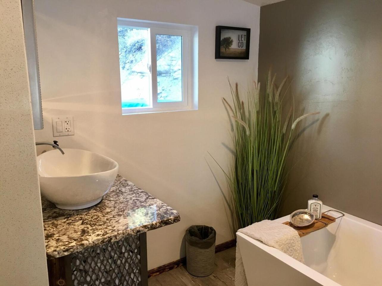 Our Little Patch of Heaven Cottage East Zion