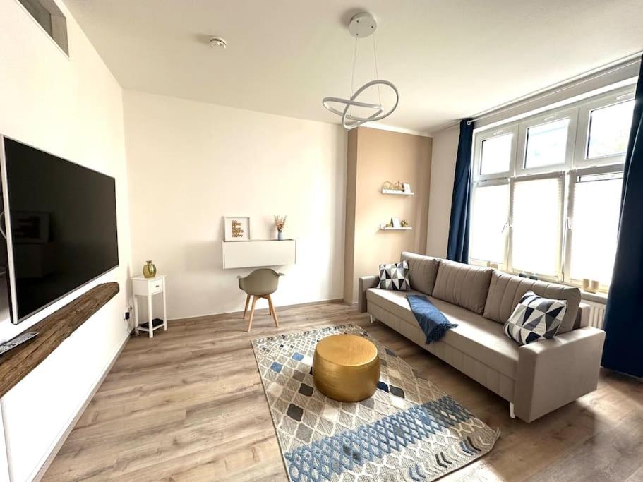 Classy City-Apartment - Netflix-Parkplatz-Balkon-Zentrum-BTU-Kaffeevollautomat