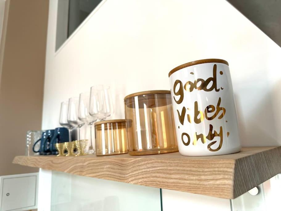 Classy City-Apartment - Netflix-Parkplatz-Balkon-Zentrum-BTU-Kaffeevollautomat