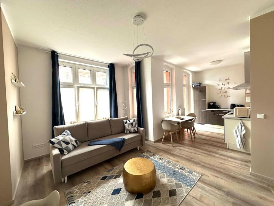 Classy City-Apartment - Netflix-Parkplatz-Balkon-Zentrum-BTU-Kaffeevollautomat