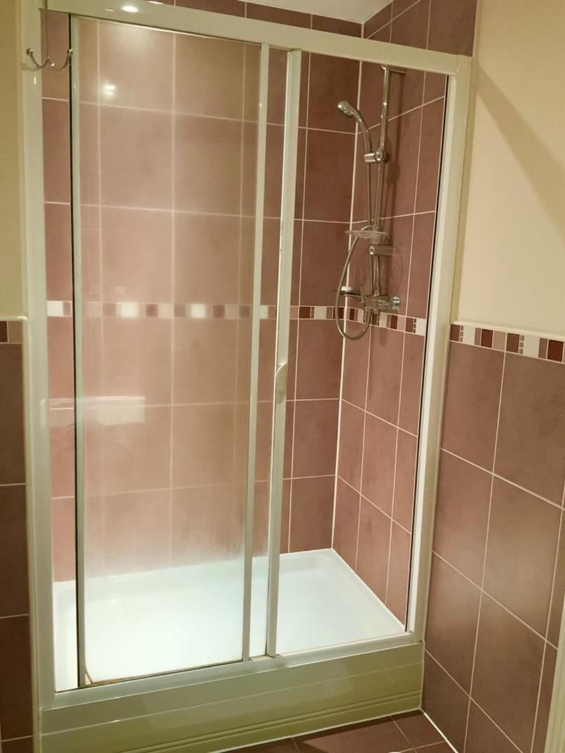 Luxurious Executive 5 Bedroom Whole Home - For 10