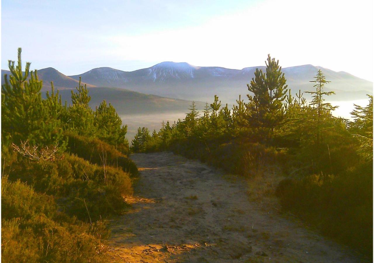 Corderry Farmhouse, idyllic cottage amid 250 acres