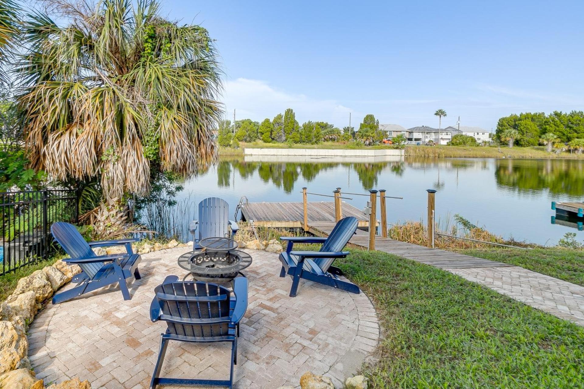 Bright Bayfront Home Less Than 2 Mi to Hernando Beach!