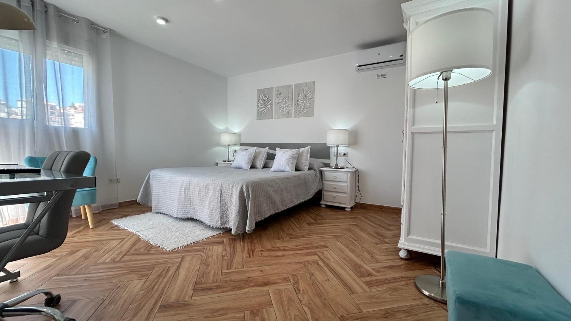 Piso con gran terraza en malaga arenas