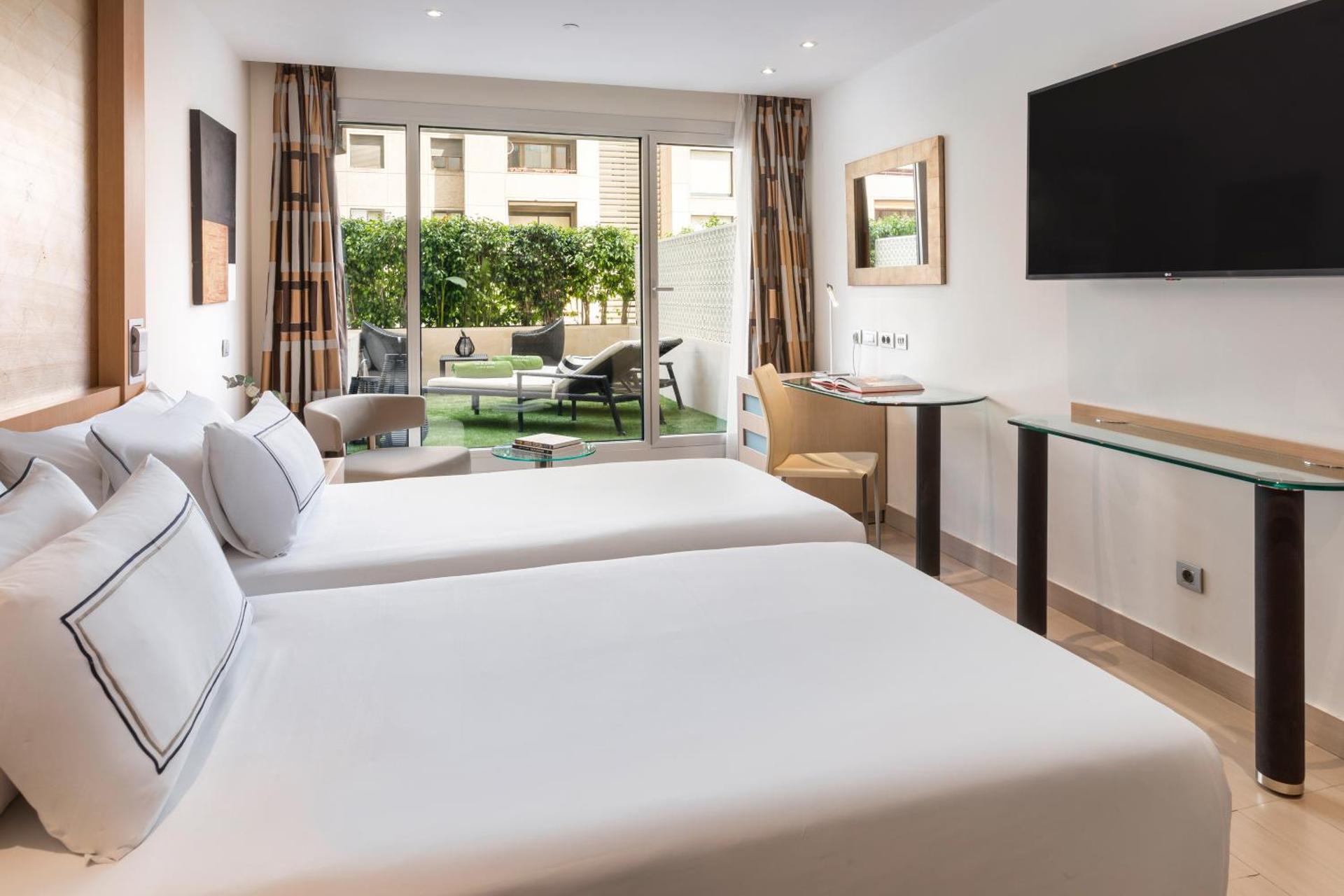 Communal lounge/ TV room