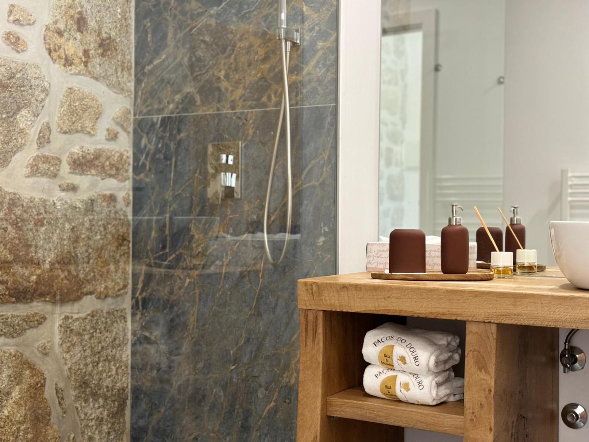 Paços do Douro, Chambre privée avec piscine