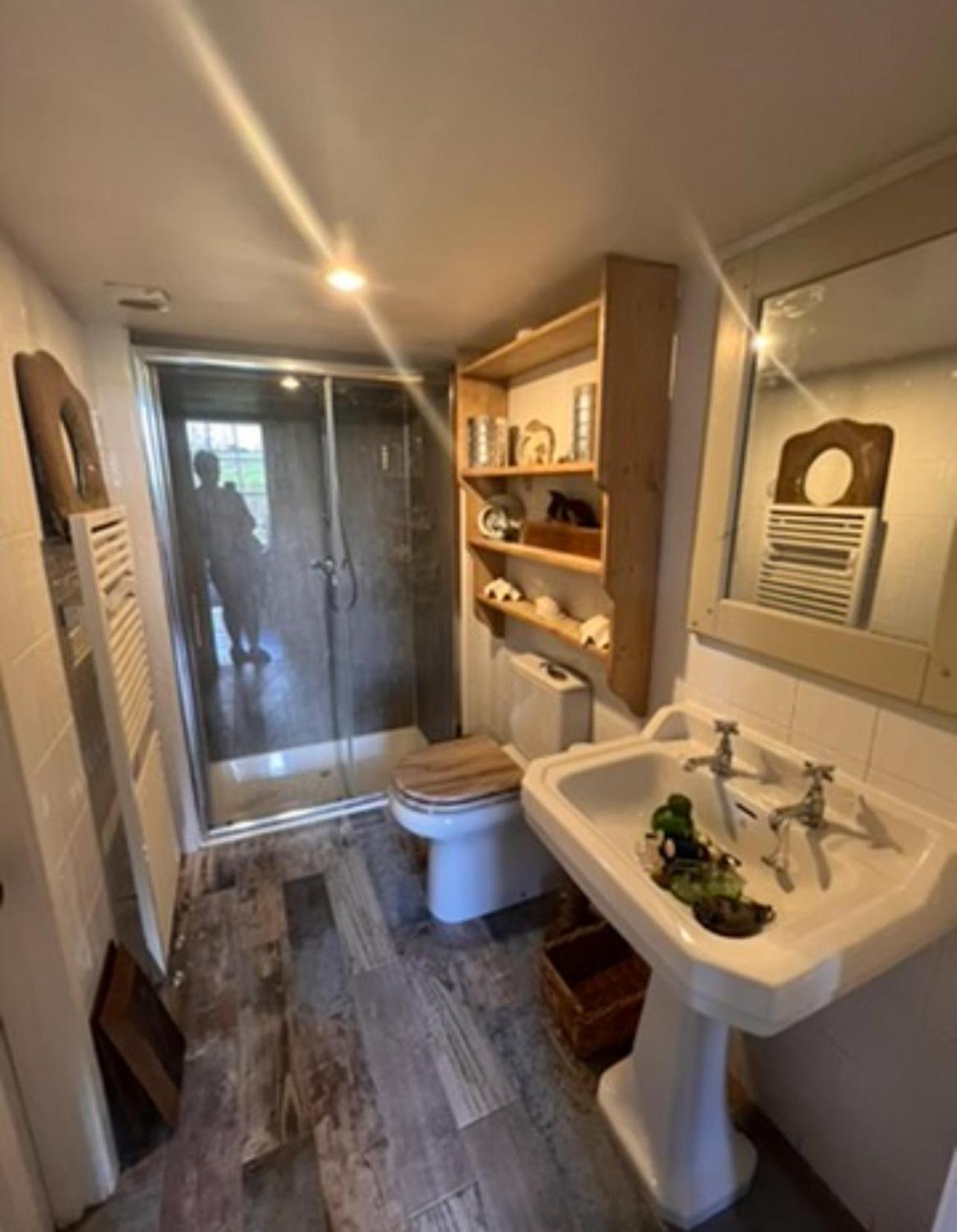 Deluxe Double Room with Shower