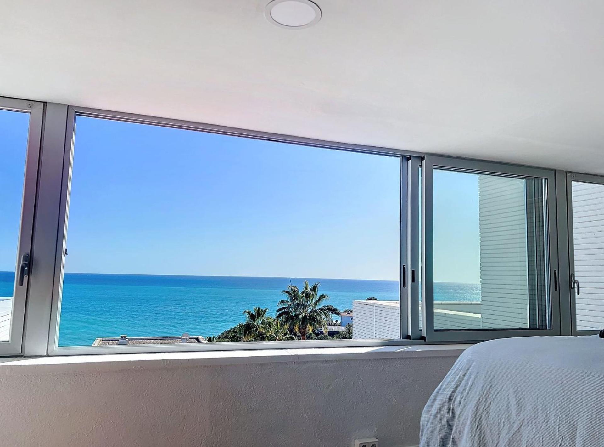 Duplex vistas mar con piscina