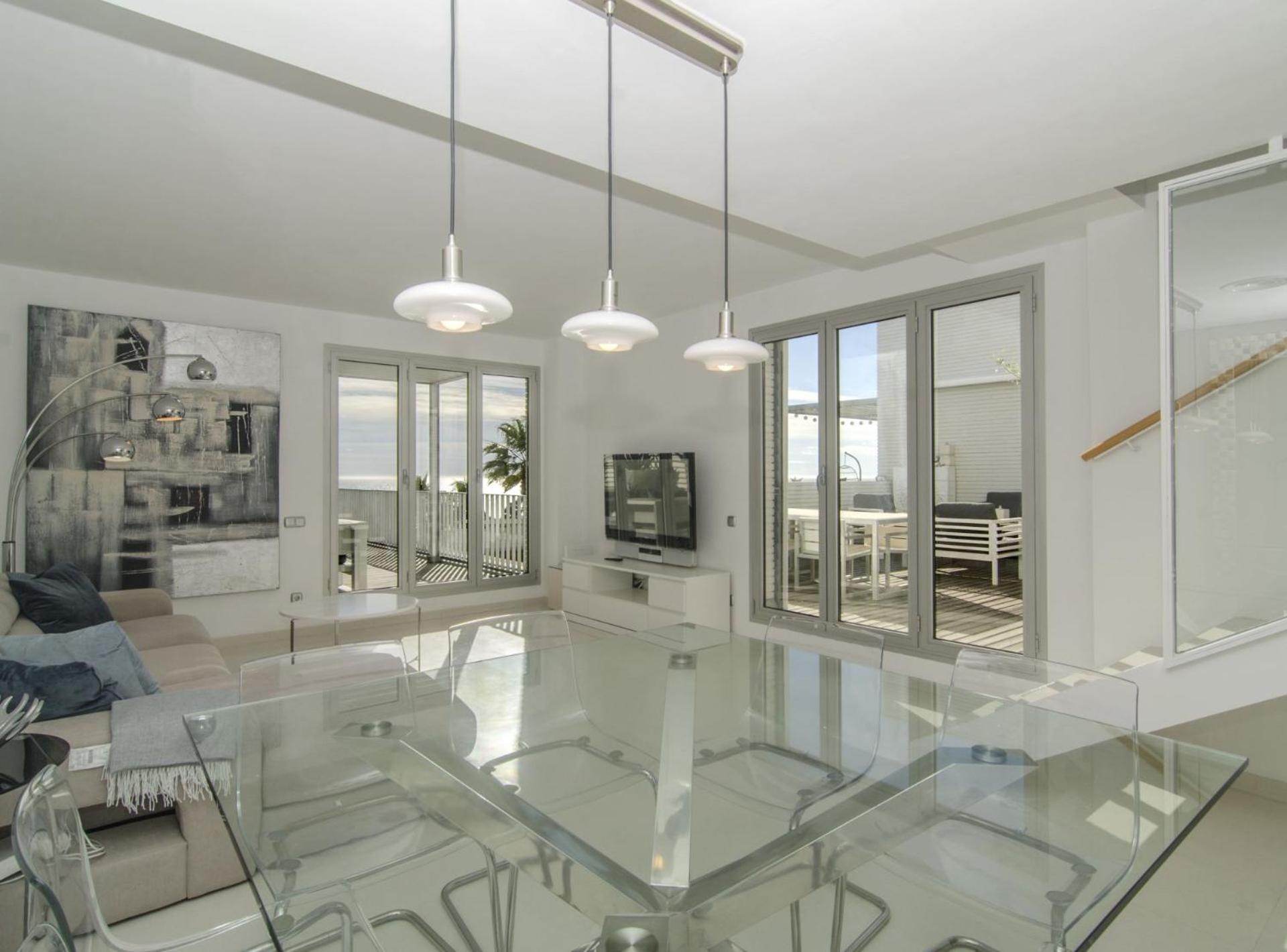 Duplex vistas mar con piscina