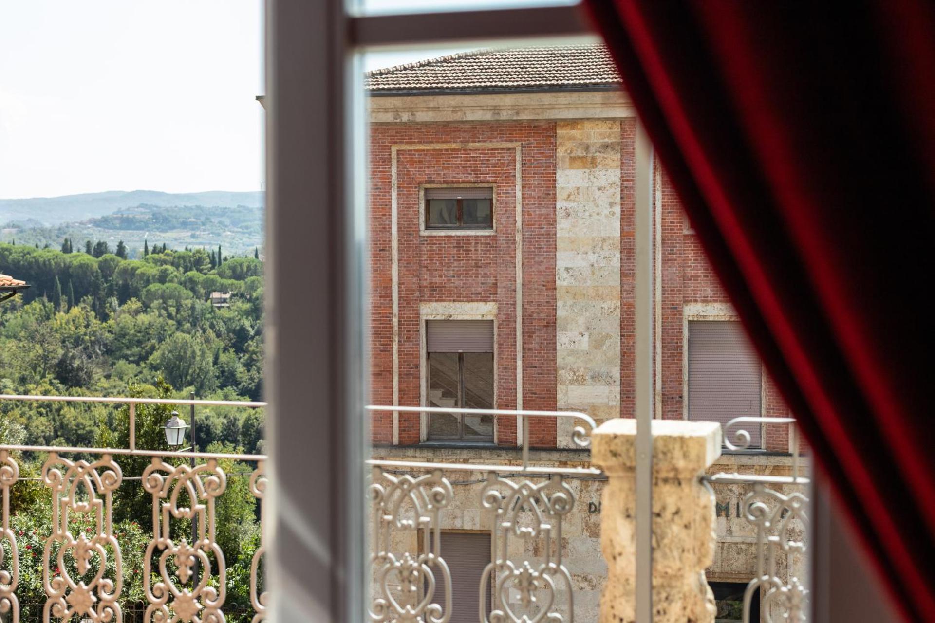 Deluxe Room (2 Adults + 1 Child)