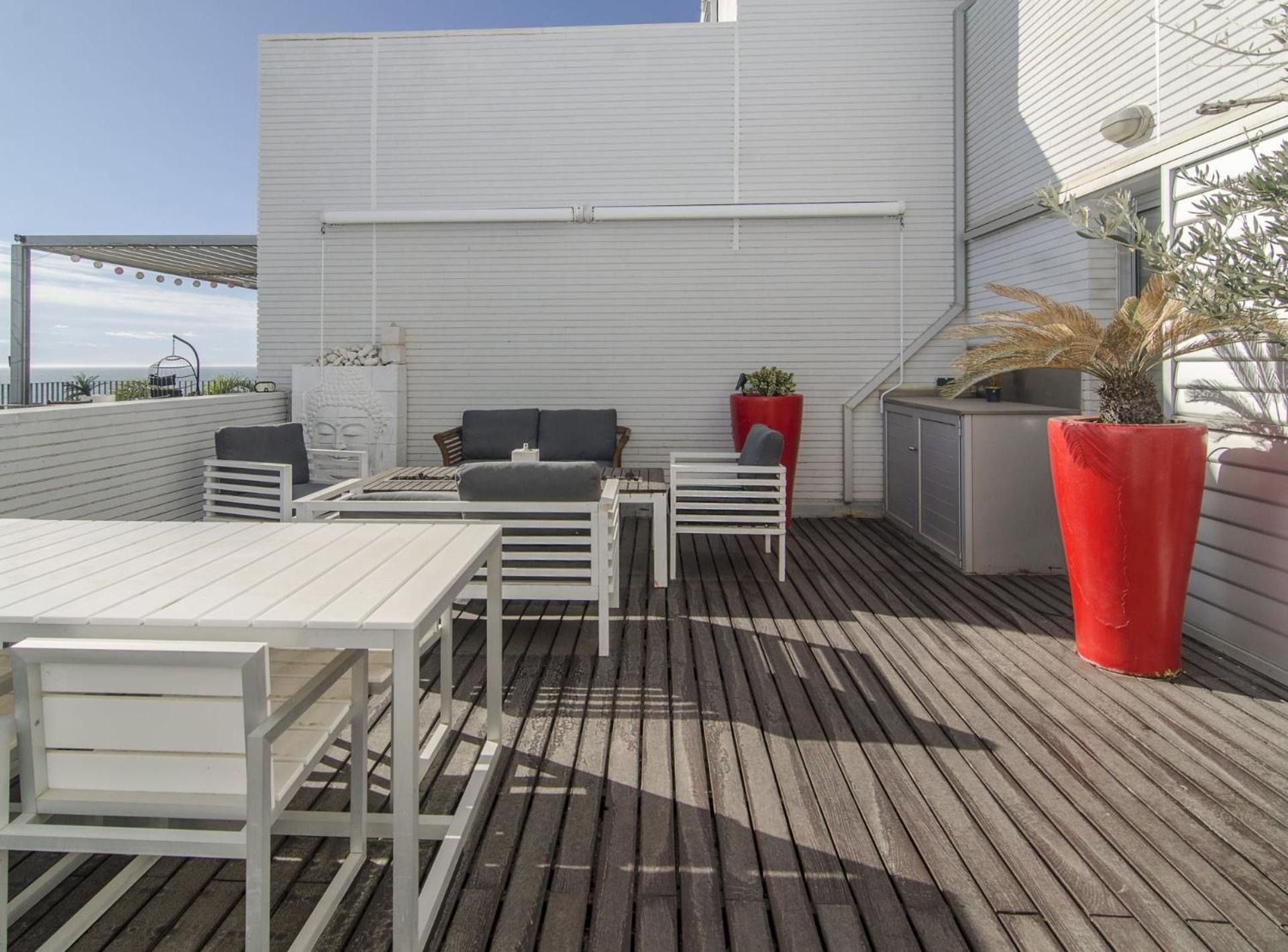 Duplex vistas mar con piscina