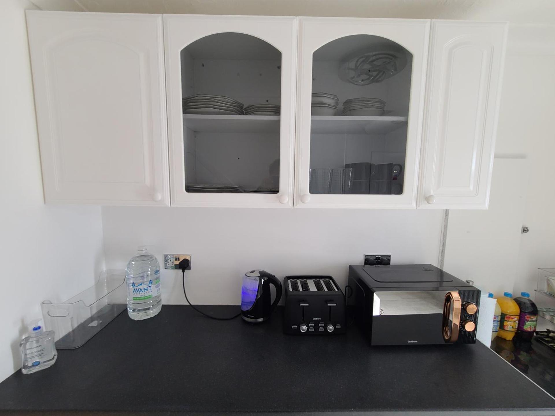 RoomZ-GATWICK-LONDON-Airport Parking-Travel Service