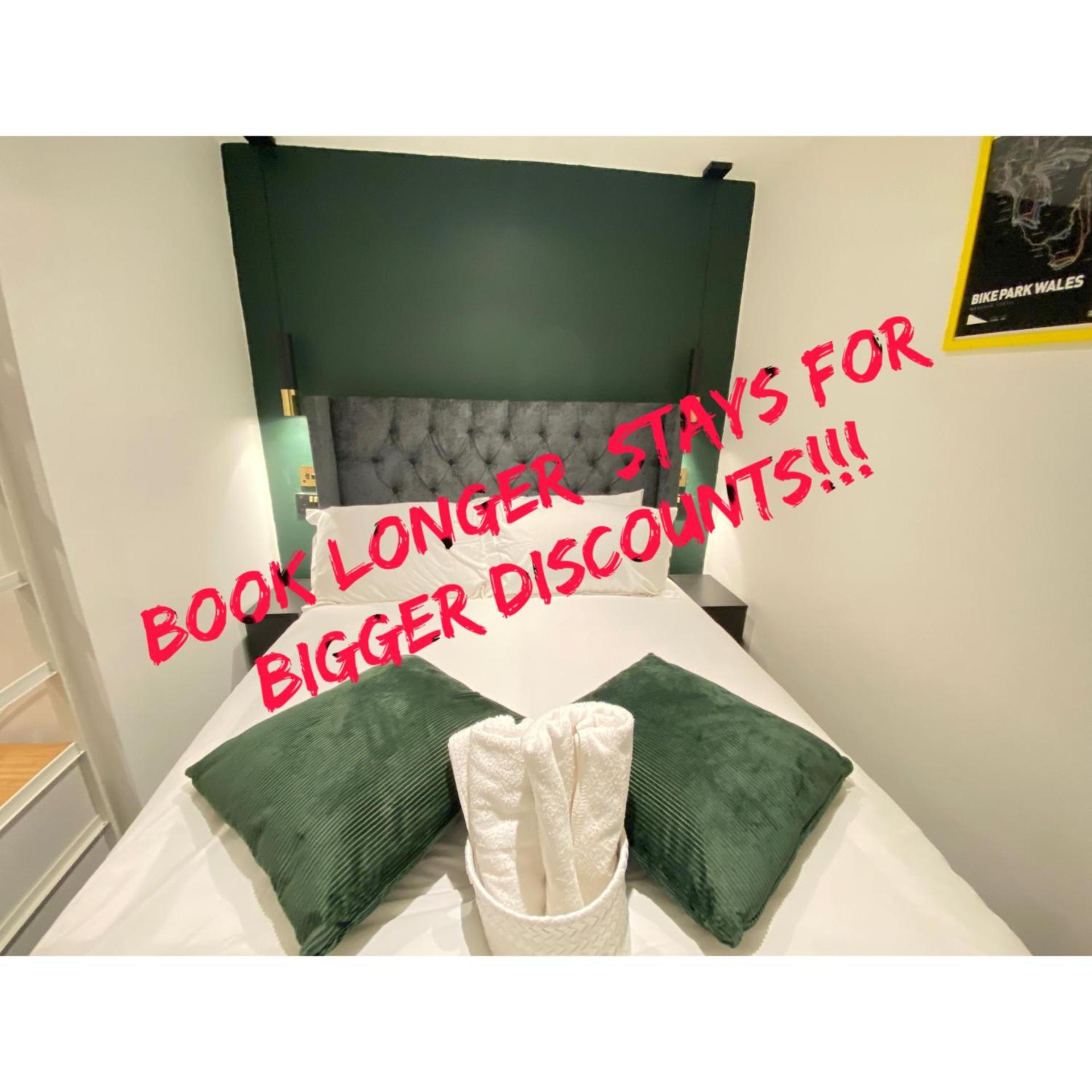 The Cwtch, Log Fire, Sleeps 6, Nr Zip World, Brecon and Bike Park Wales