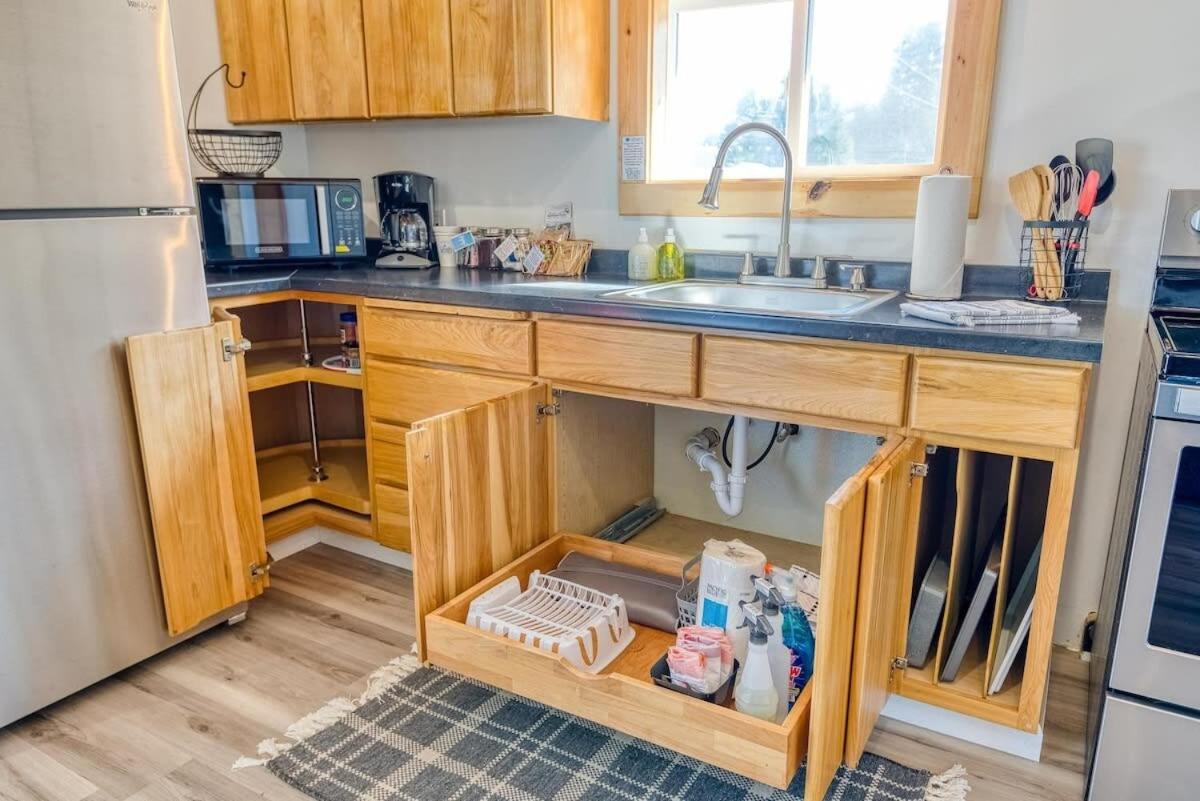 #StayinMyDistrict Lakeside Cottage