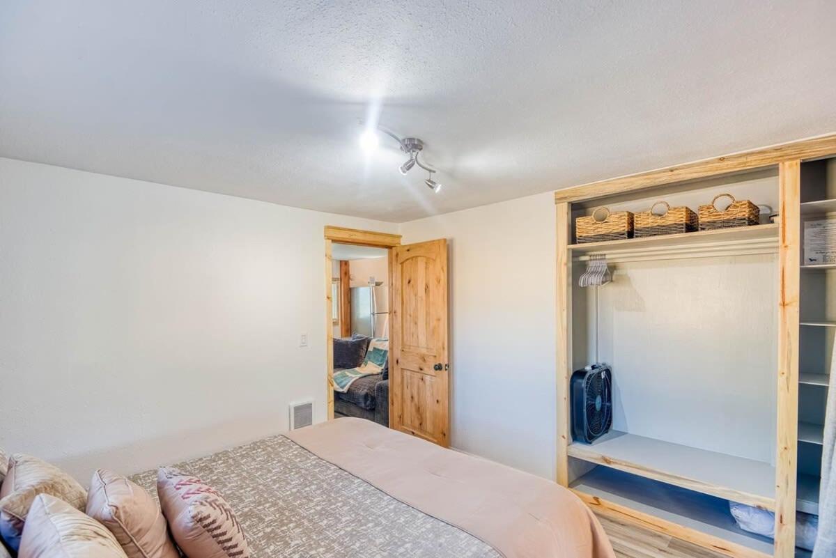 #StayinMyDistrict Lakeside Cottage