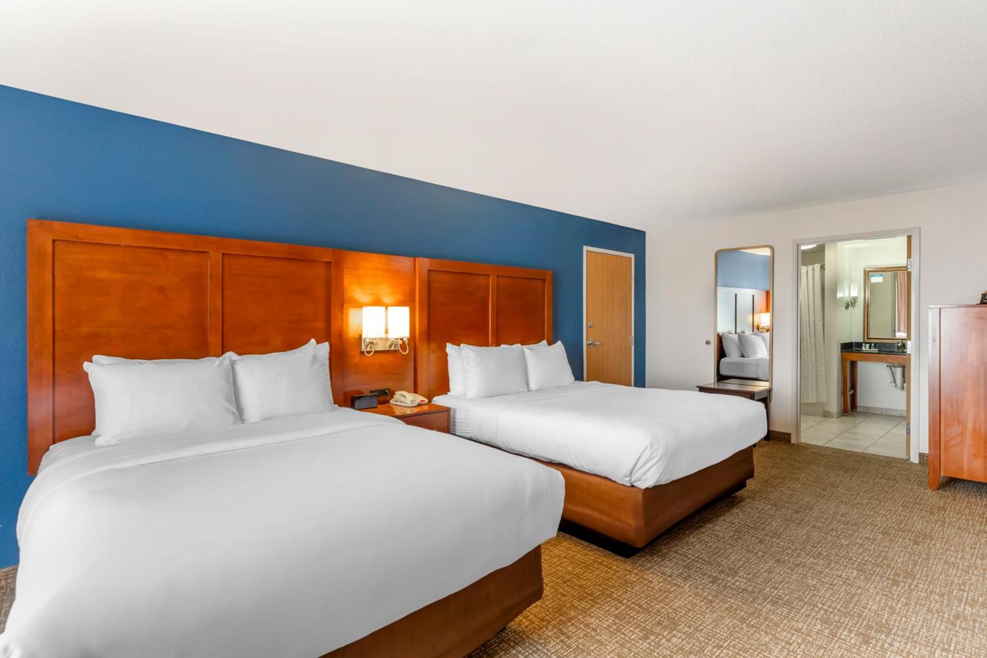 Business Suite with Two Queen Beds - Accessible/Non-Smoking